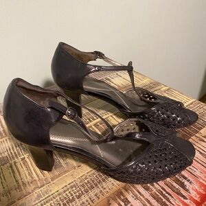 Naturalizer dark navy peep toe shoes/sandals. Size 8​